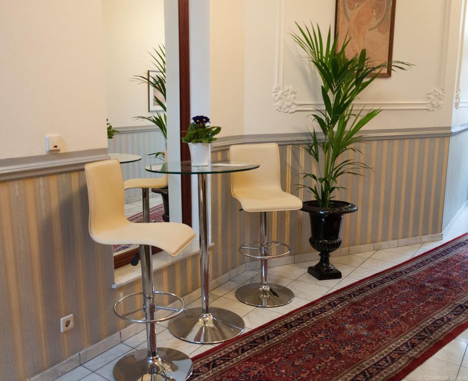Garni Hotel Drei Lilien Wiesbaden Exterior photo
